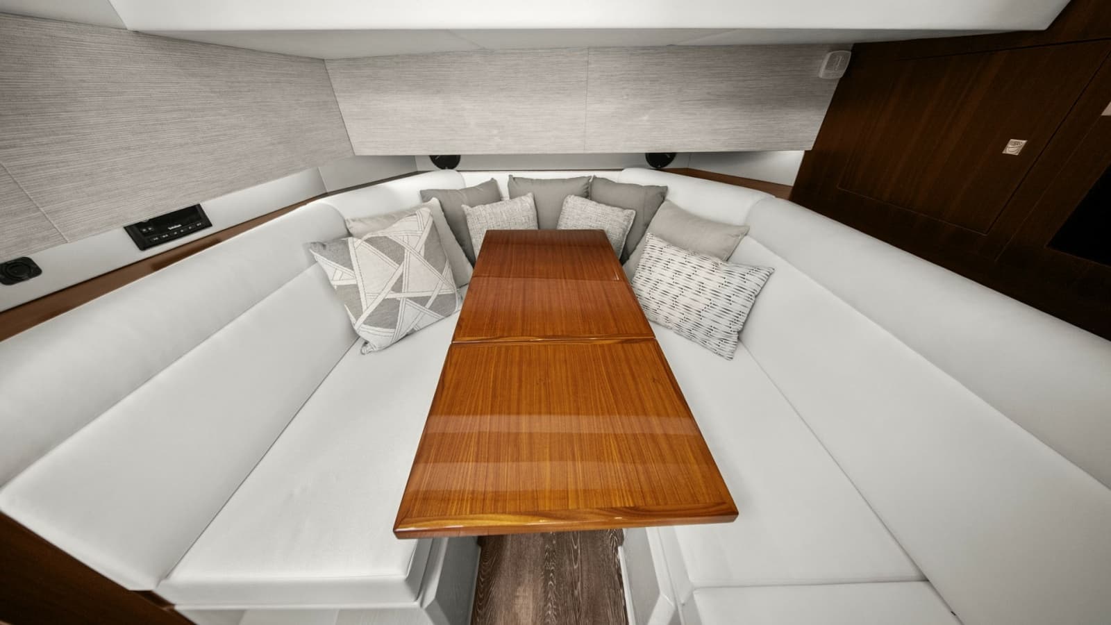 2023 Cruisers Yachts 42 GLS - Photo 32