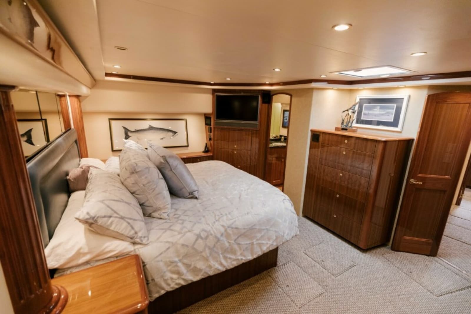 2006 Viking 74 Enclosed Bridge - Photo 30