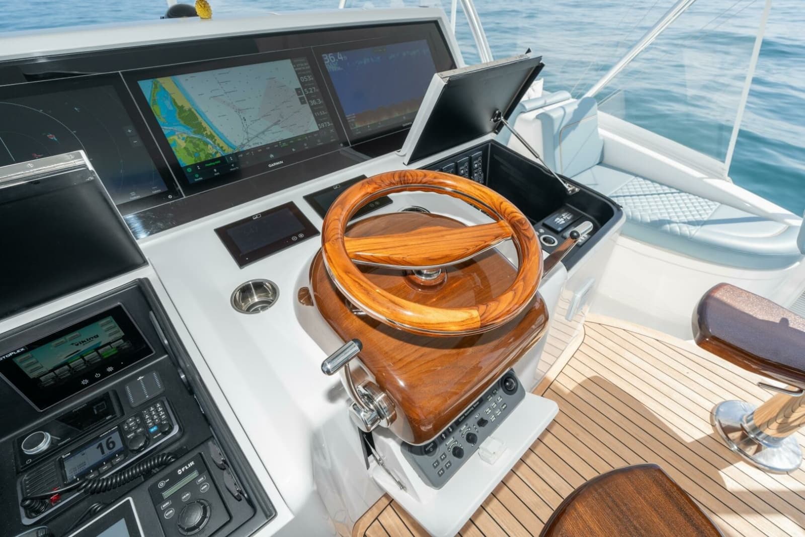 2025 Viking 90C - Photo 7