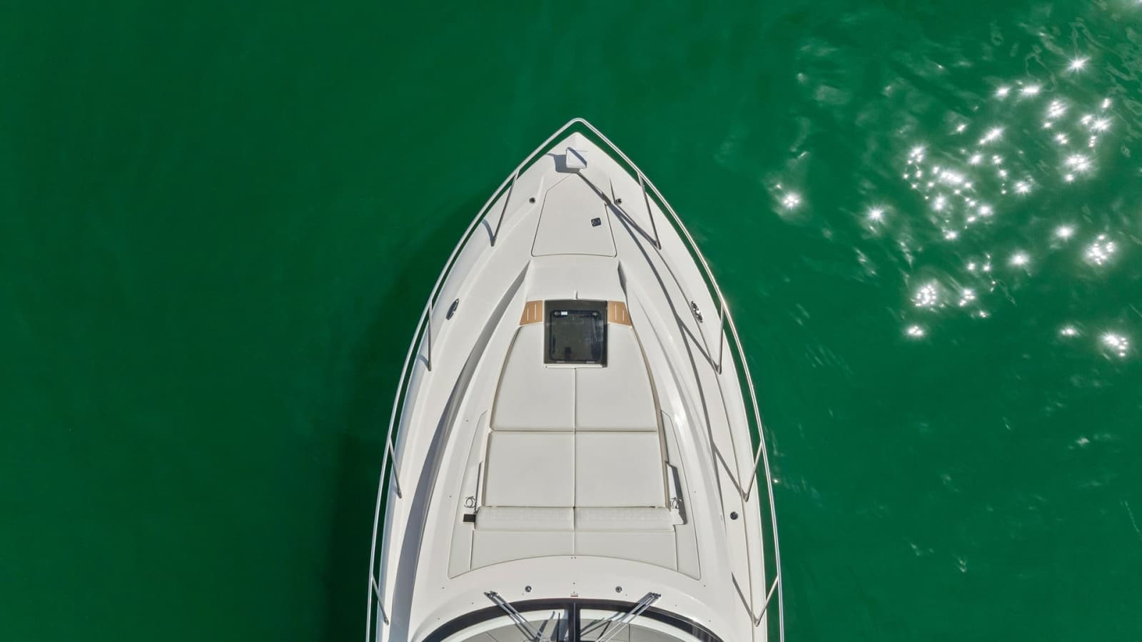 2025 Tiara Yachts 48LE - Photo 9