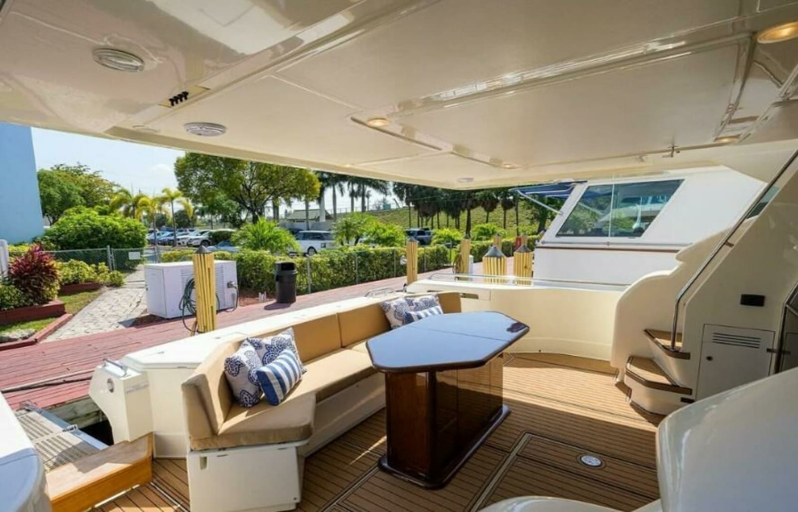 2000 Ferretti Yachts 72 Motoryacht - Photo 6