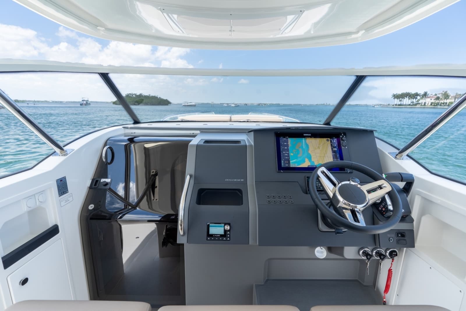 2025 Nimbus Tender 11 - Photo 8