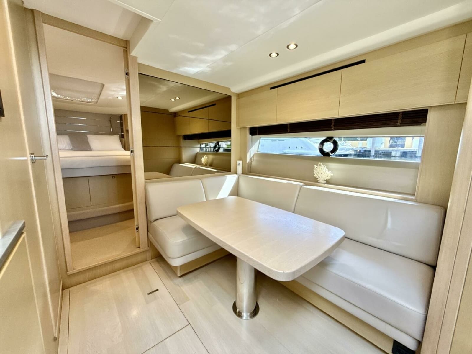 2017 Princess V58 - Photo 14