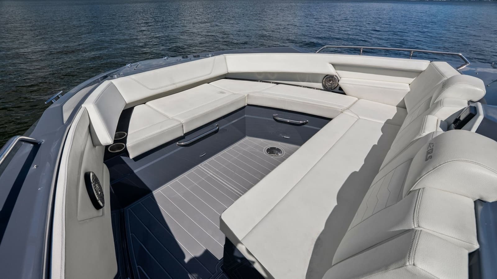 2023 Cruisers Yachts 42 GLS - Photo 20