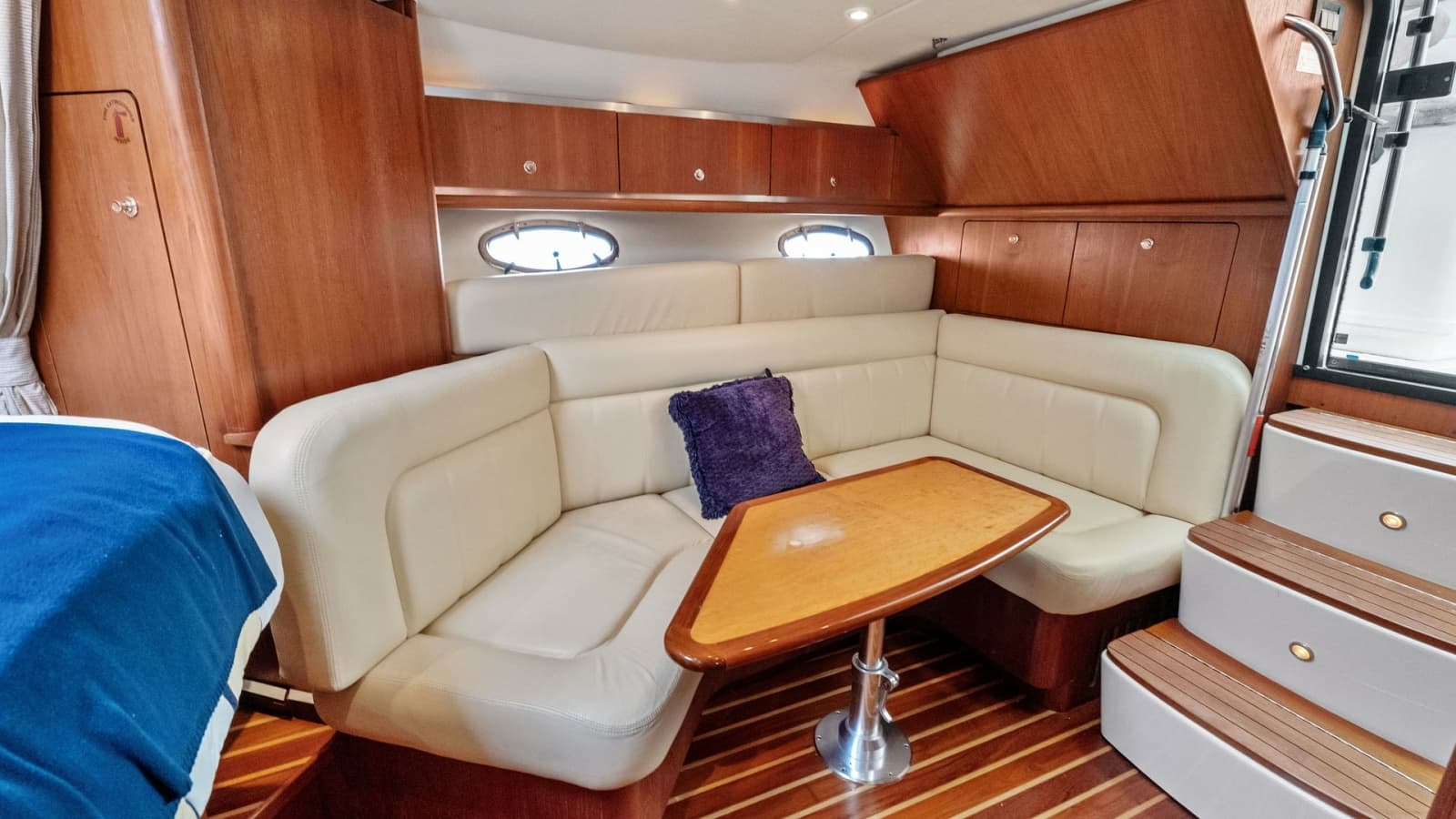 2007 Tiara Yachts 32 Open - Photo 3