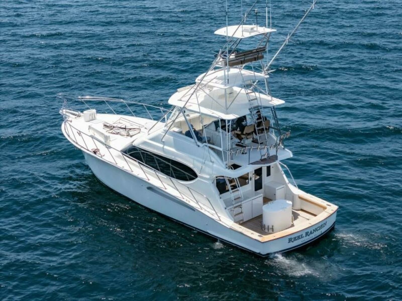 2004 Hatteras 54 Convertible - Photo 48
