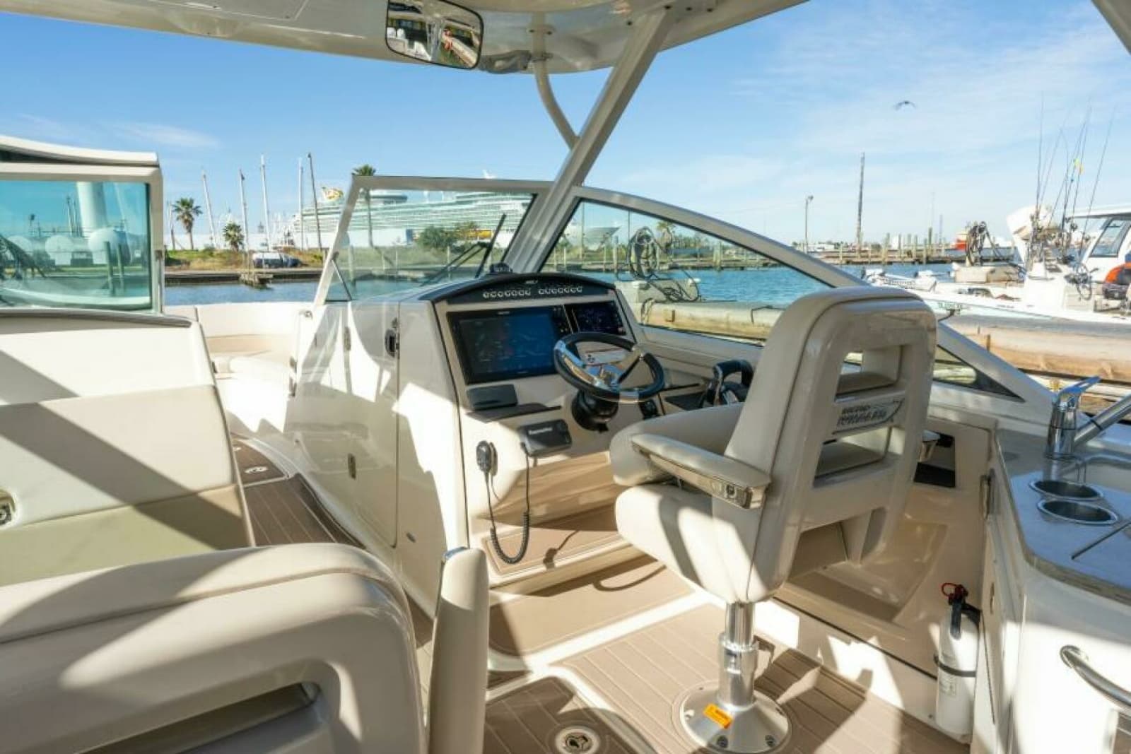 2017 Boston Whaler 320 Vantage - Photo 14