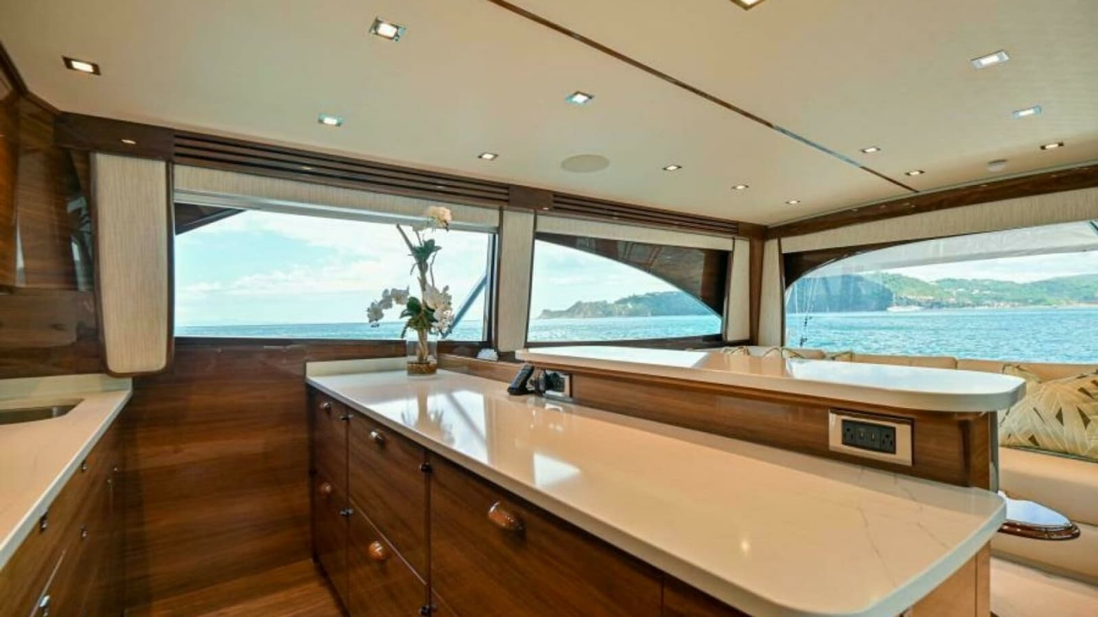 2023 Viking 64 Convertible - Photo 14