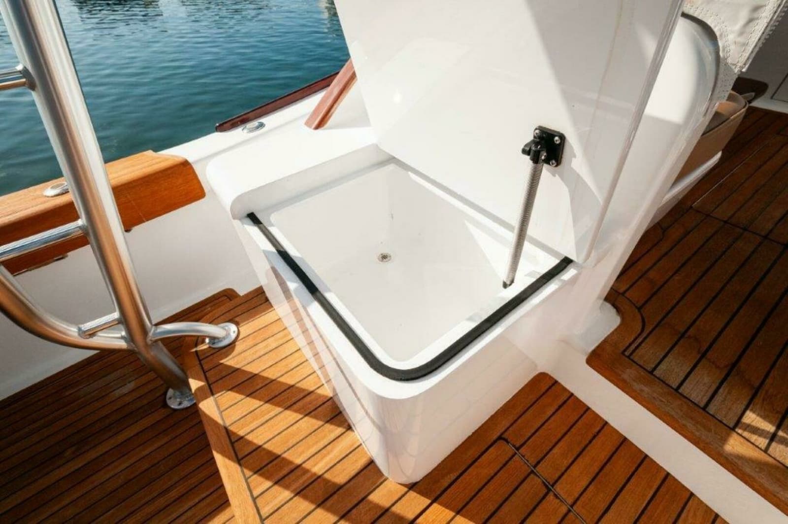 2024 Maverick Yachts Costa Rica 36 Walk Around - Photo 32