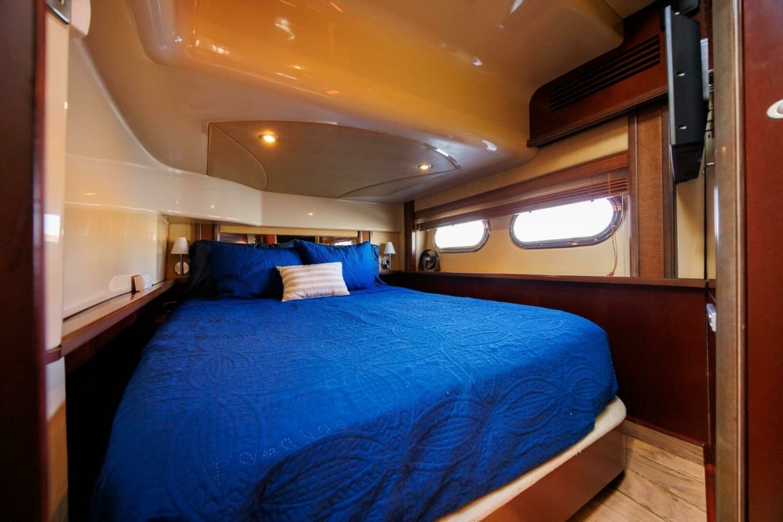 2006 Sea Ray 52 Sedan Bridge - Photo 33