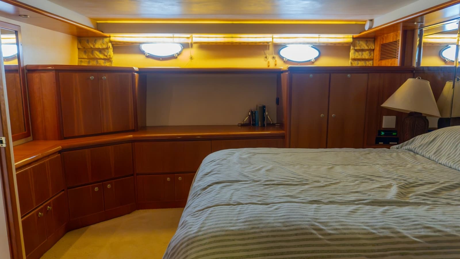 2002 West Bay 70 Yachtfisher - Photo 23