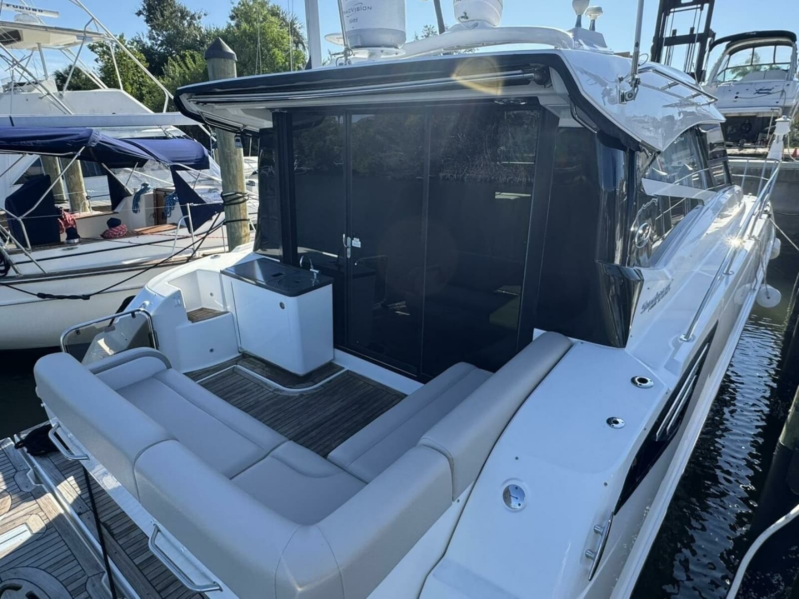 2016 Sea Ray 470 Sundancer - Photo 31