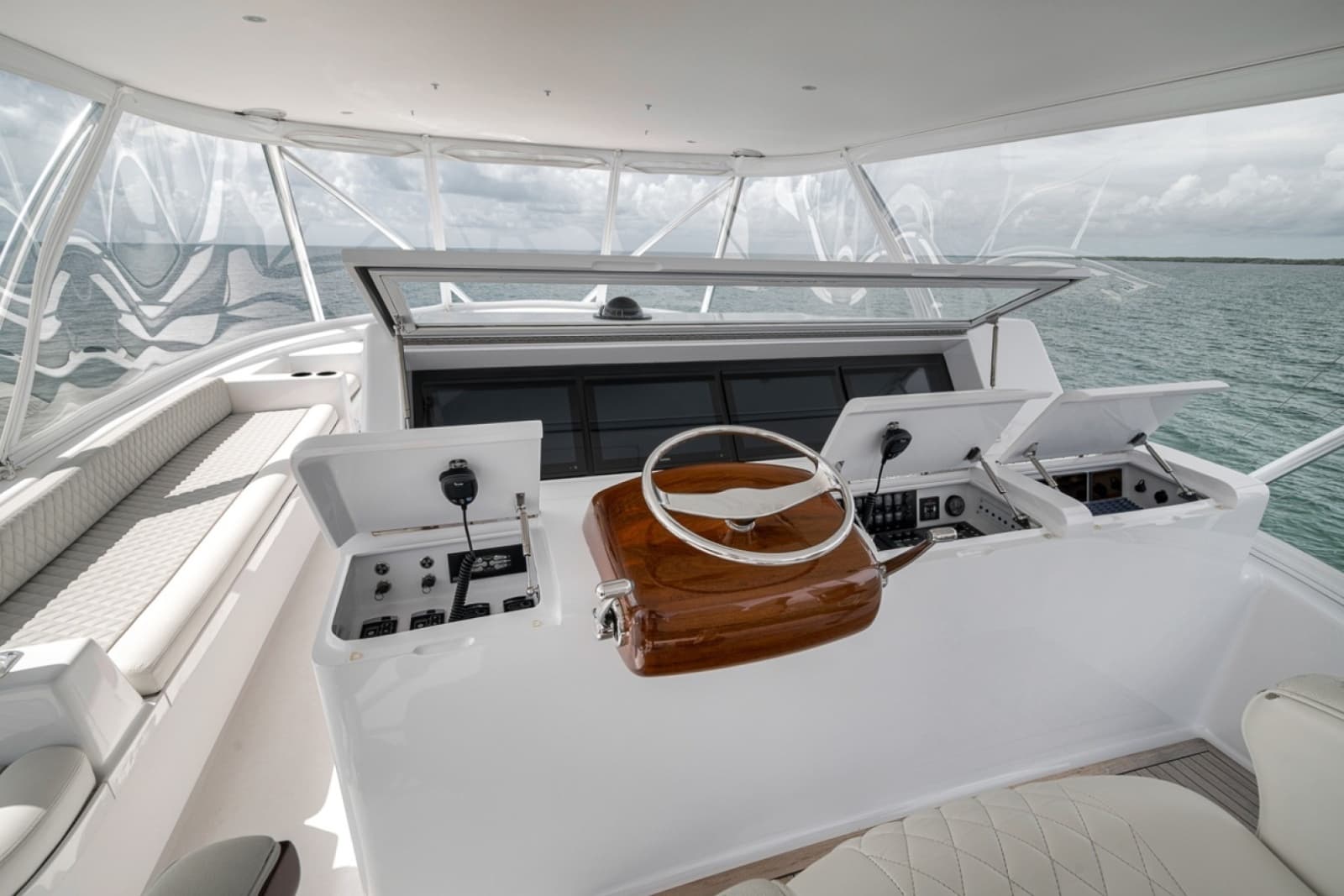 2021 Weaver 75 Convertible - Photo 40