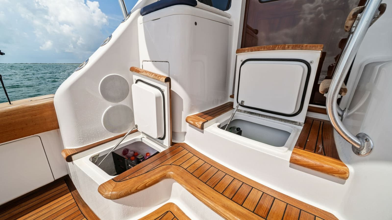 2024 Viking 64 Convertible - Photo 13