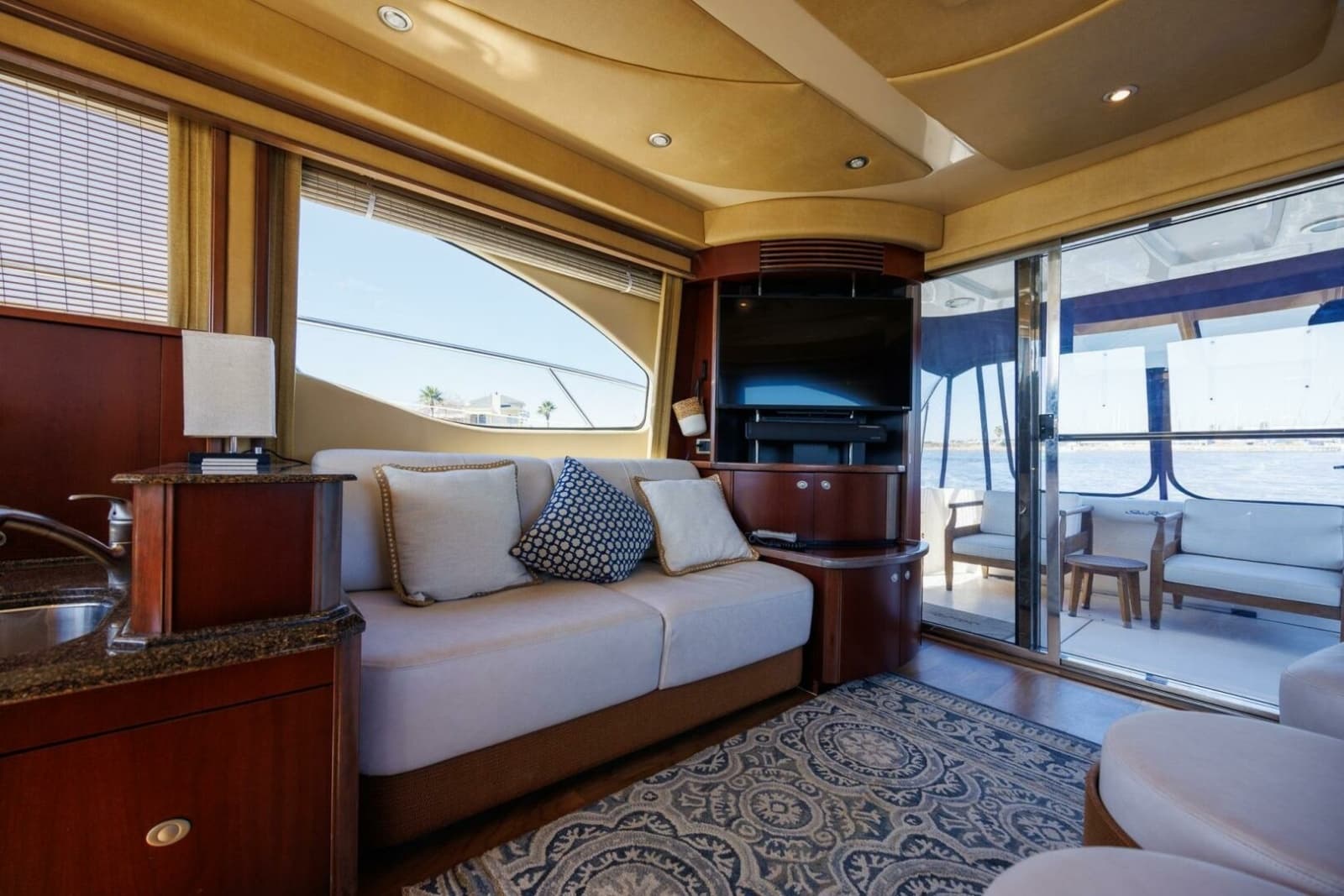 2006 Sea Ray 52 Sedan Bridge - Photo 13