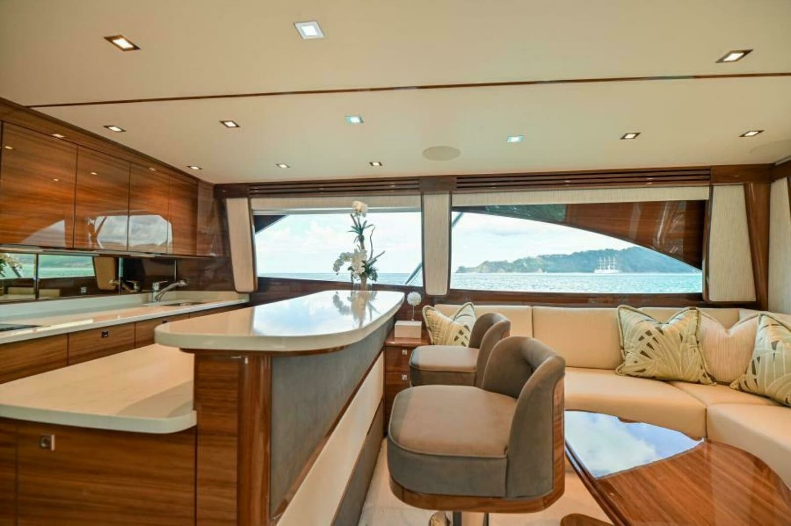 2023 Viking 64 Convertible - Photo 10