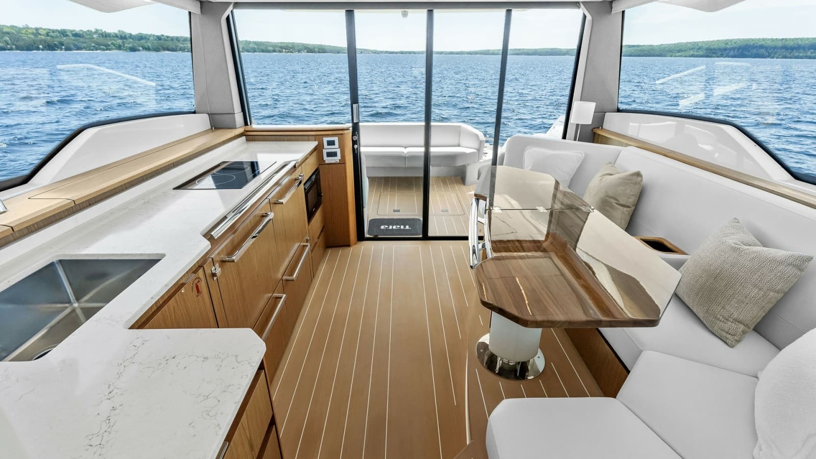 2025 Tiara Yachts EX 60 - Photo 3