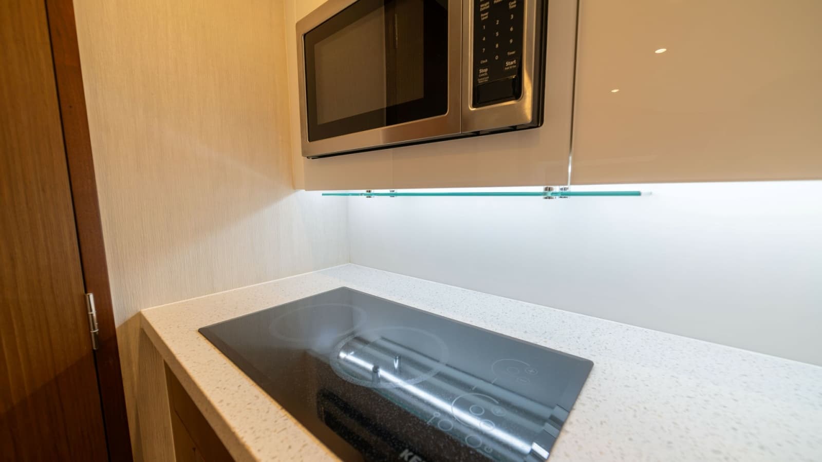 2020 Cabo 40 Express - Photo 8