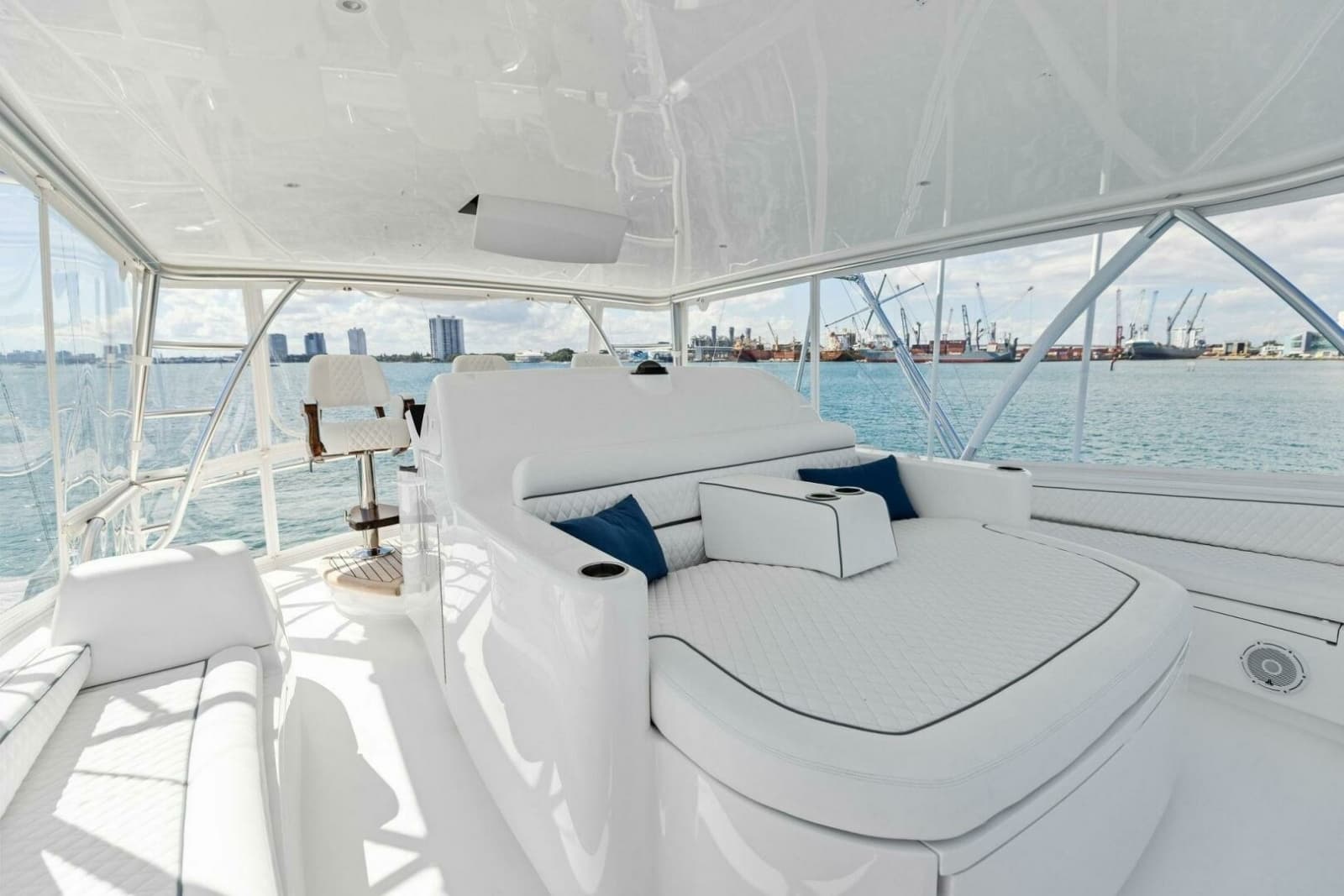 2026 Viking 82 Convertible - Photo 197