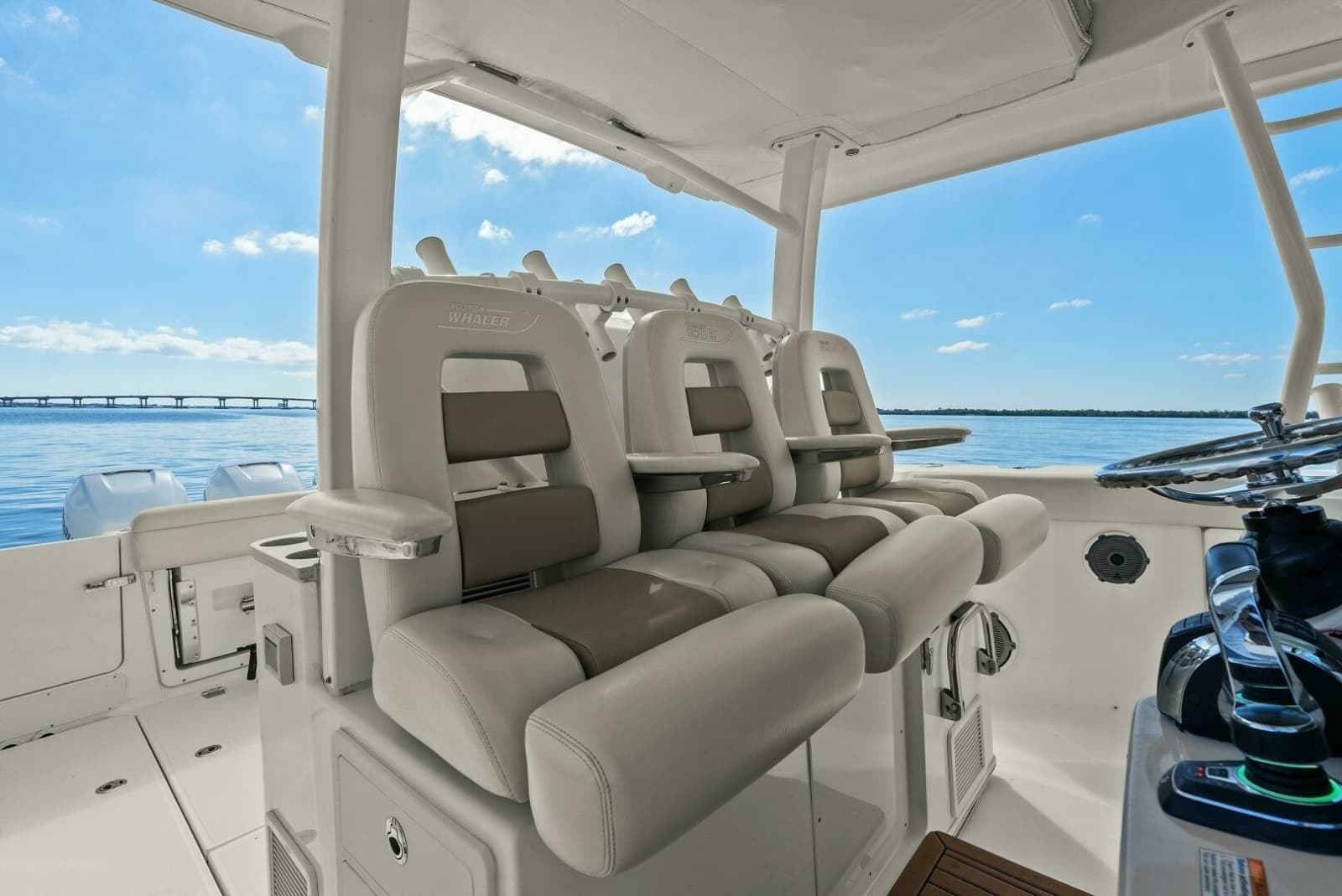 2019 Boston Whaler 380 Outrage - Photo 9