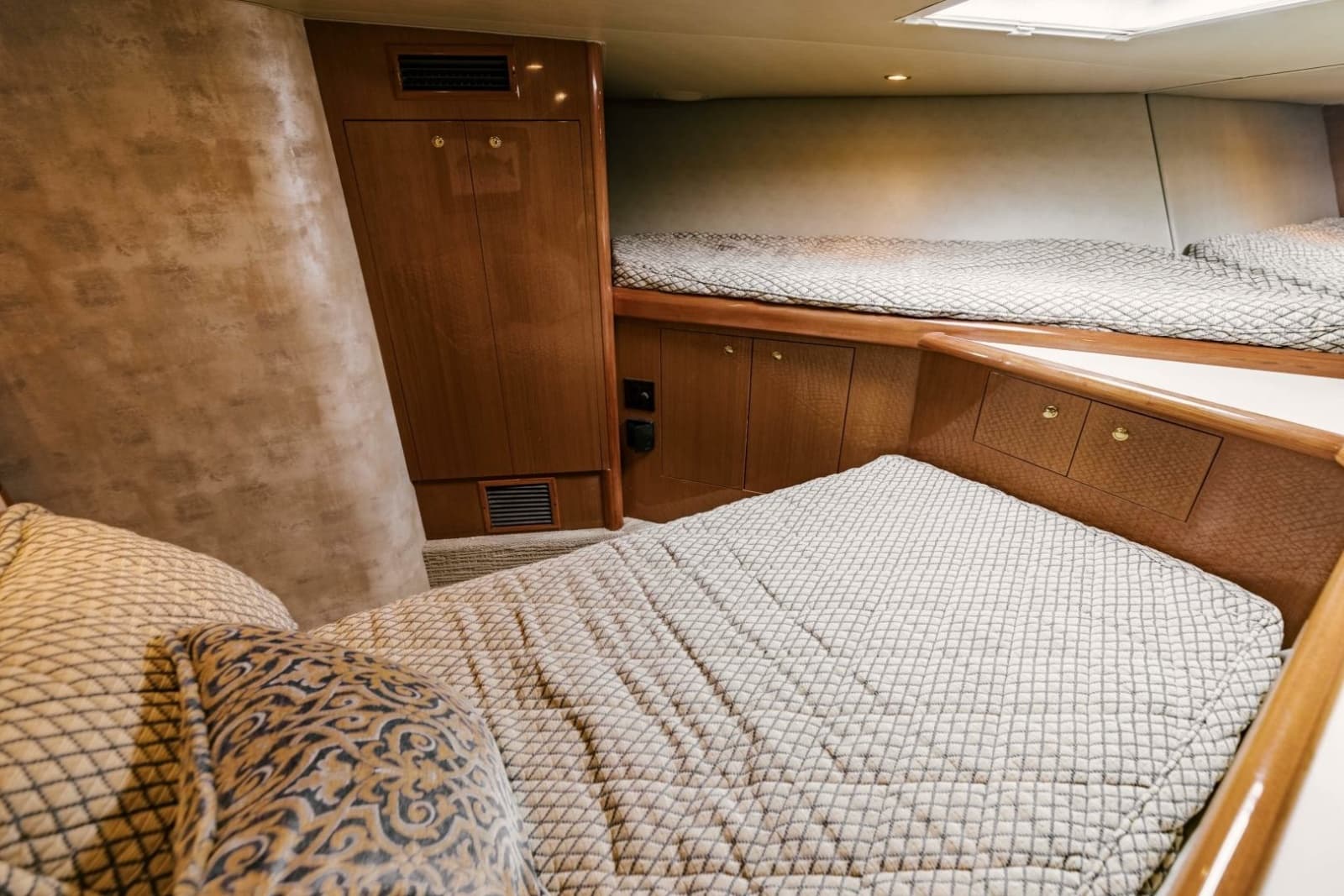 2003 Viking 56 Convertible - Photo 41