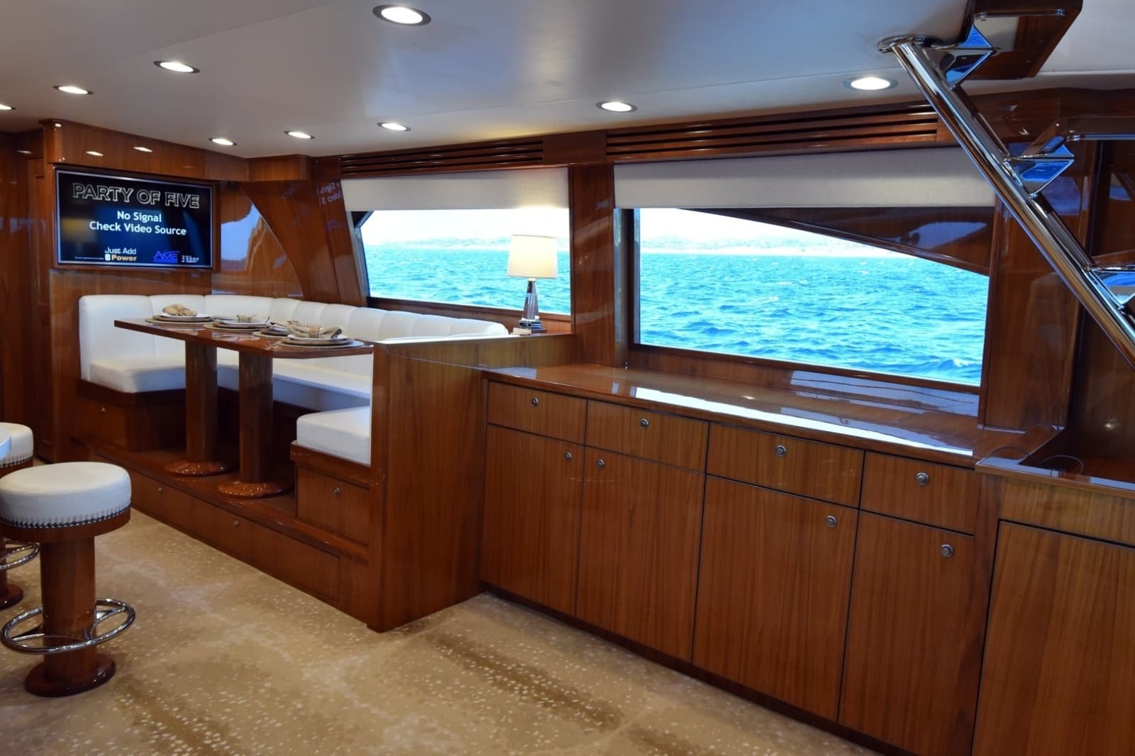 2019 Viking 80 Skybridge - Photo 29