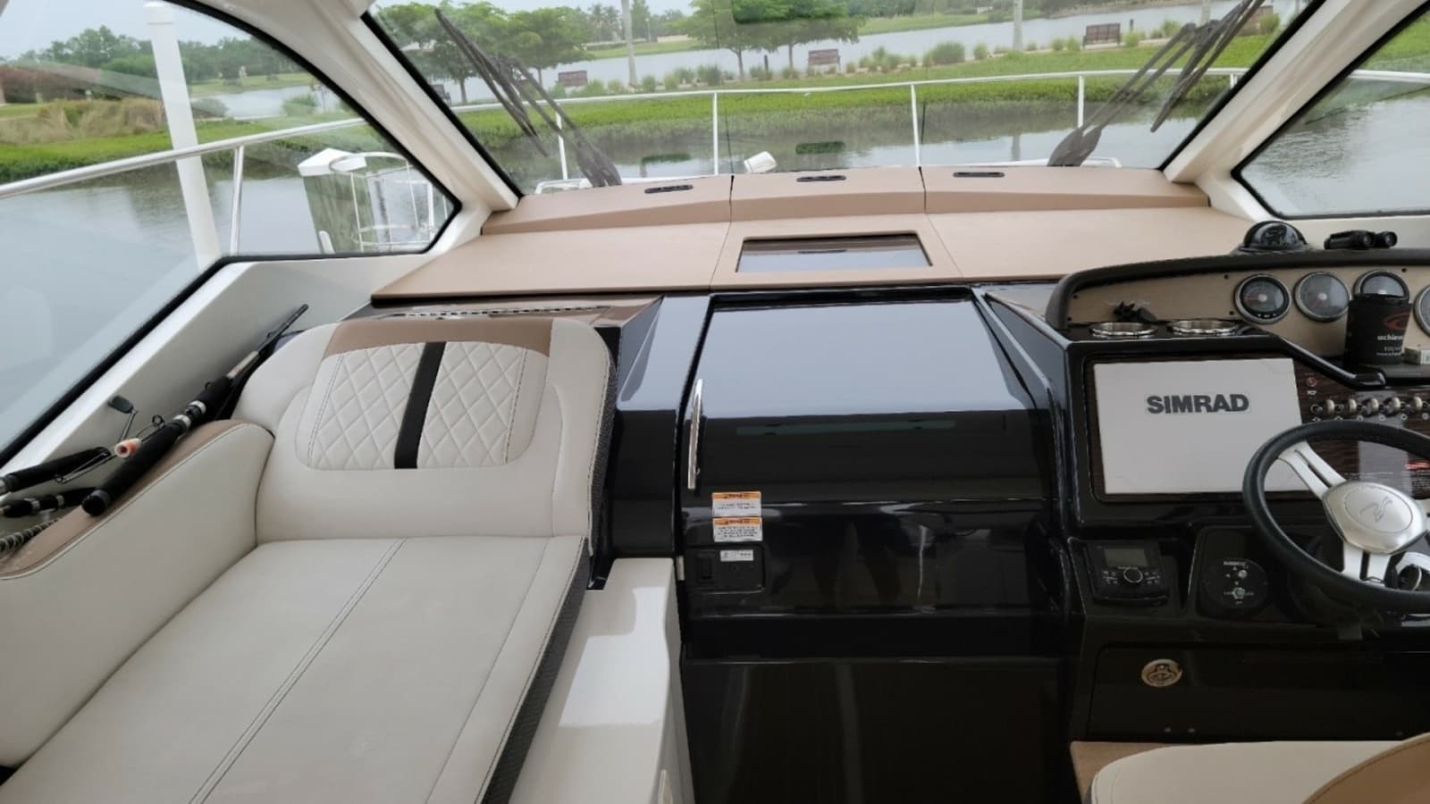 2018 Sea Ray Sundancer 350 - Photo 2
