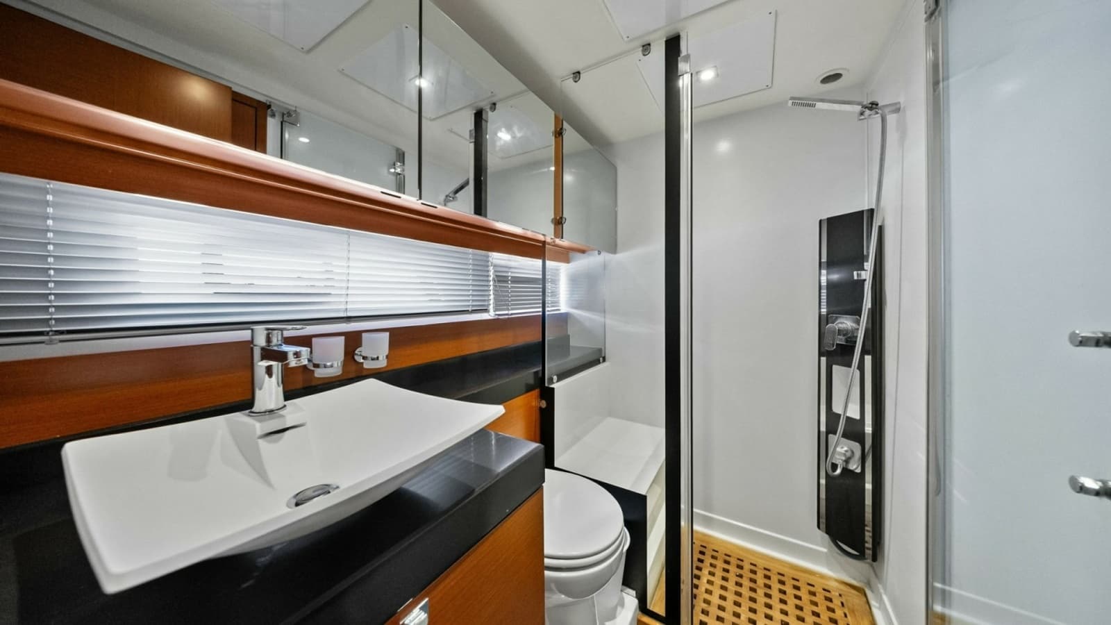 2015 Prestige 550 - Photo 54