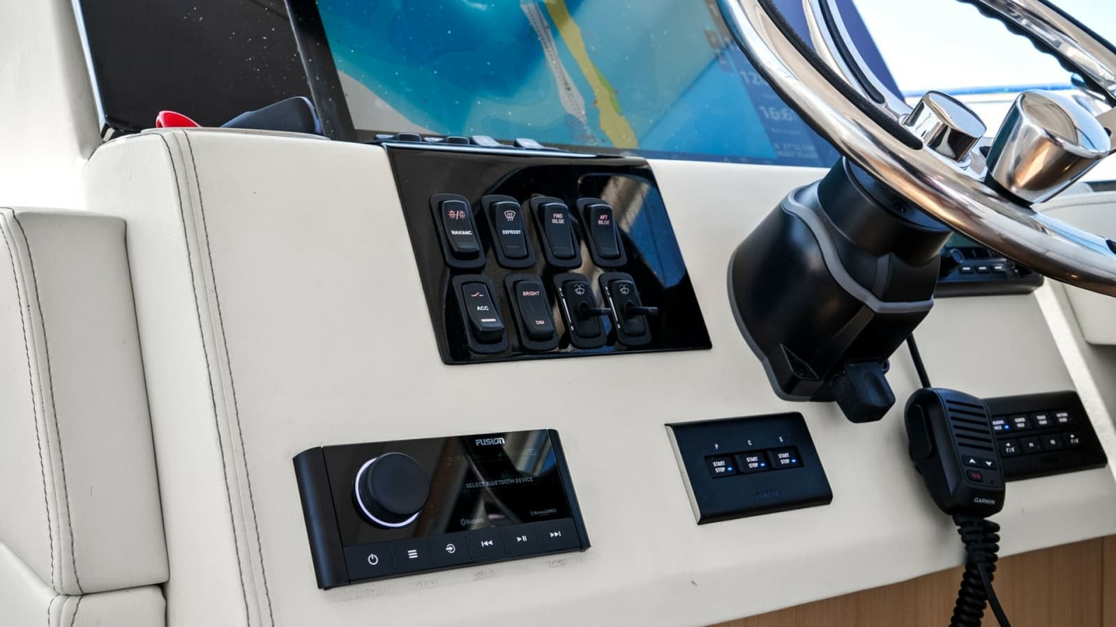 2025 Regal 38 XO - Photo 40