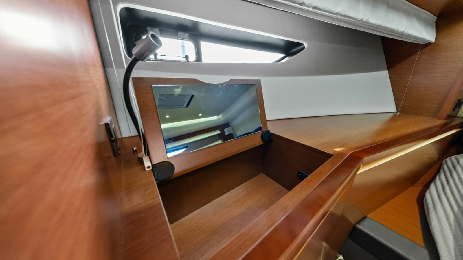 2015 Prestige 550 - Photo 50