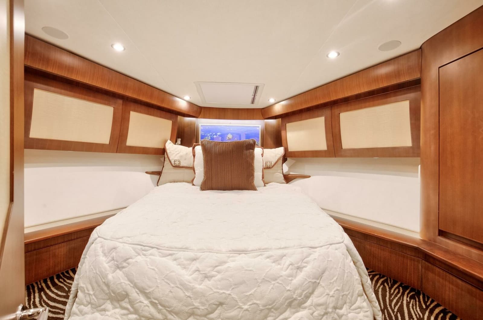 2015 Ocean Yachts 64 Convertible - Photo 13