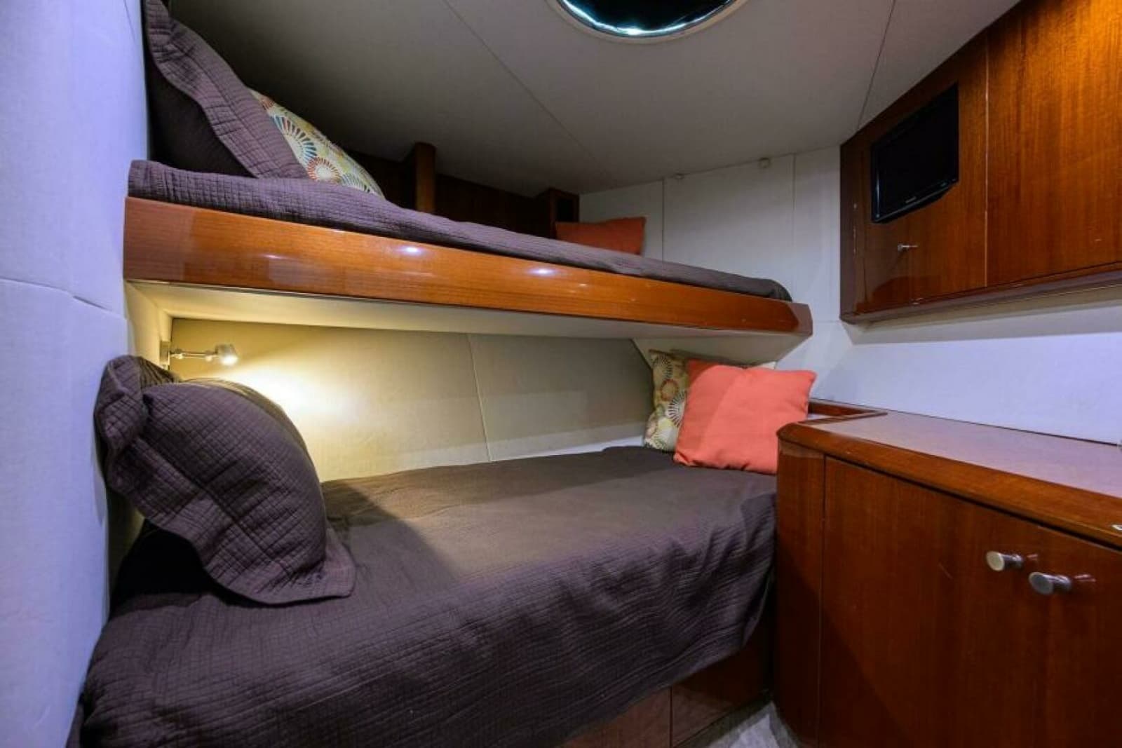 2007 Lazzara Yachts 80 Enclosed - Photo 25