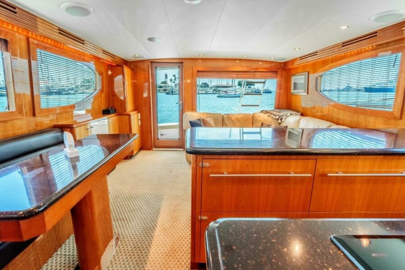 2004 Hatteras 54 Convertible - Photo 7
