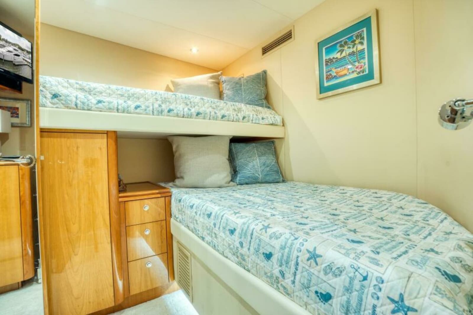 2007 Hatteras 80 Enclosed Bridge - Photo 43