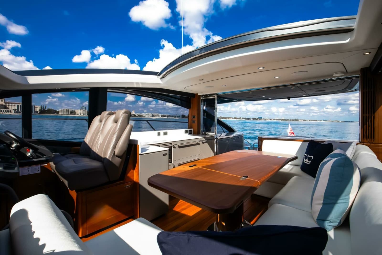 2025 Princess V55 - Photo 7