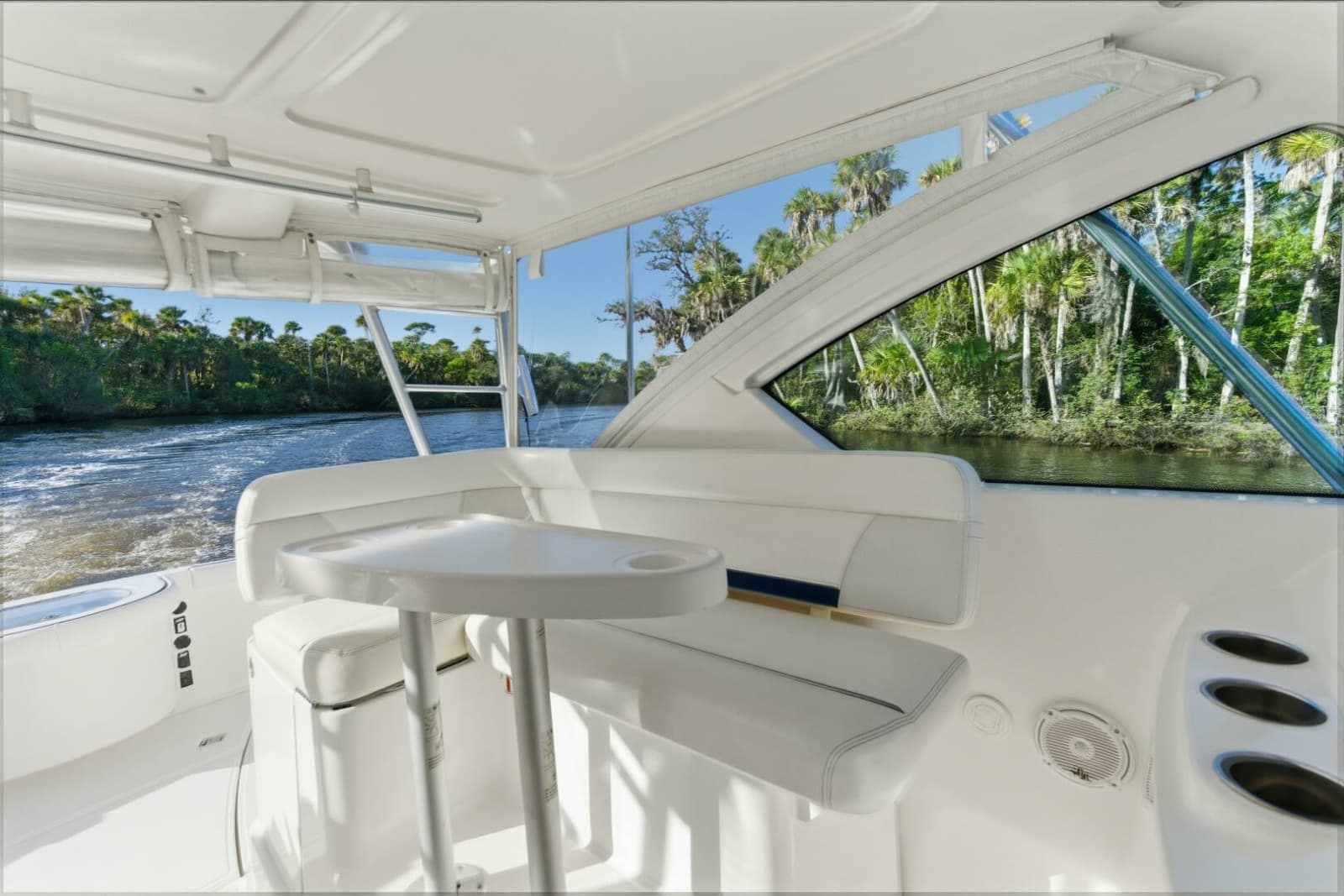 2011 Tiara Yachts 3100 Open - Photo 18