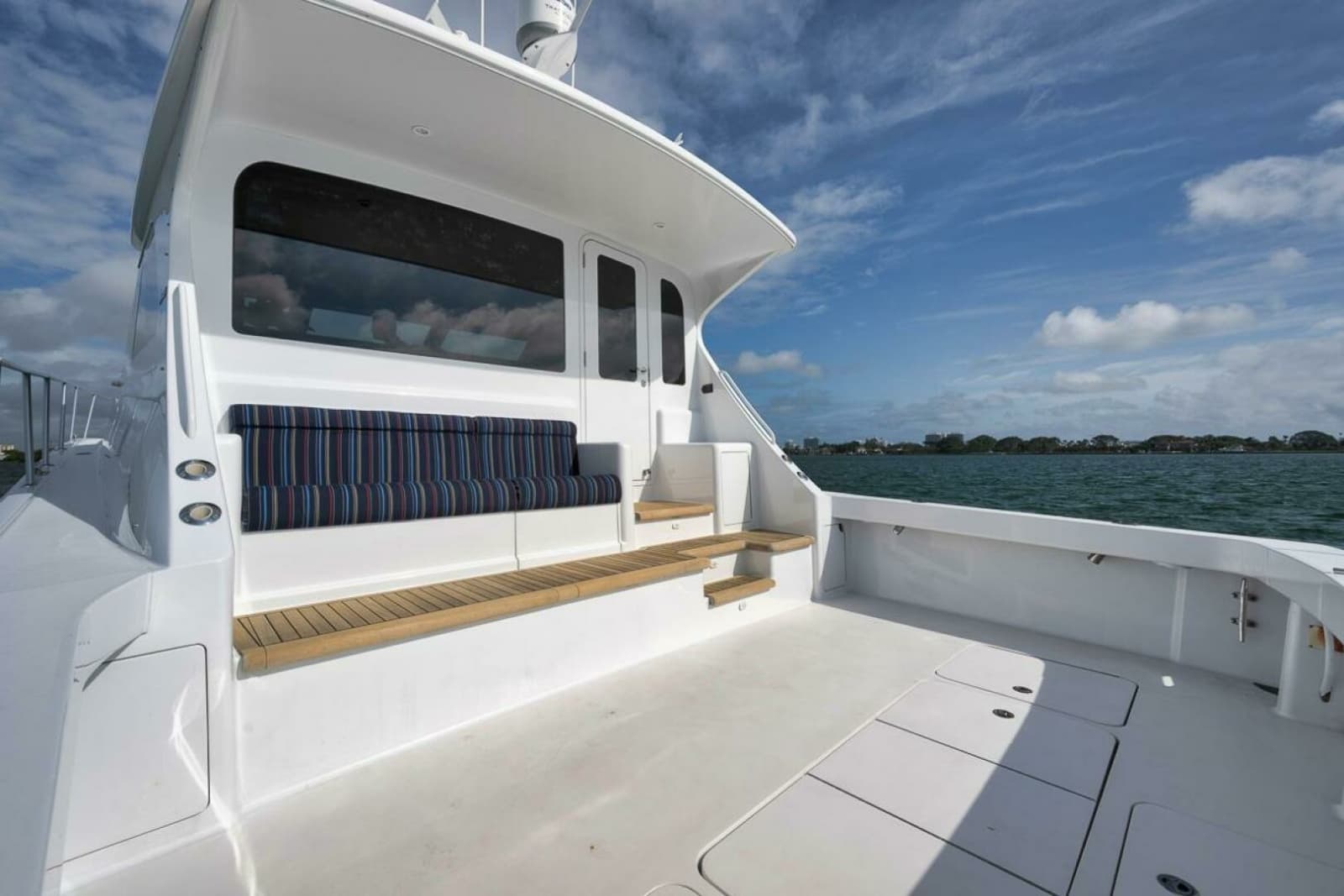 2007 Viking 52 Sport Coupe - Photo 44