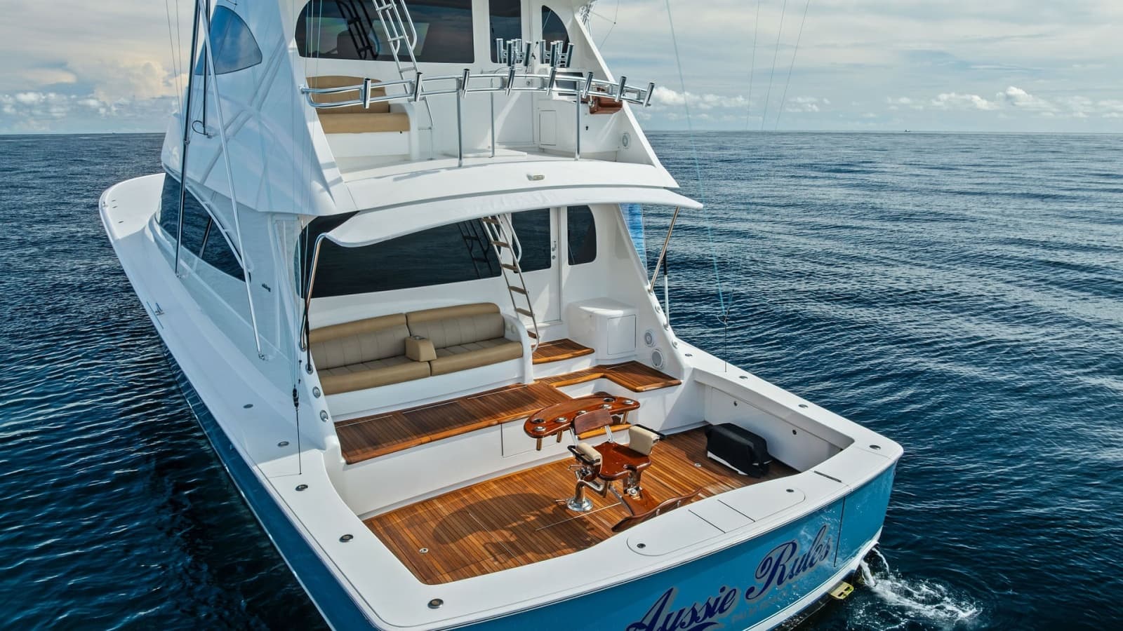 2017 Viking 80 Convertible - Photo 81