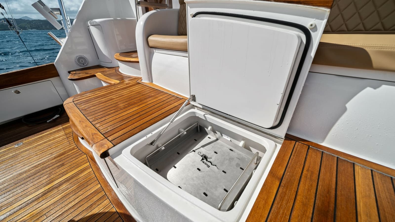 2015 Viking 70 Convertible  - Photo 60