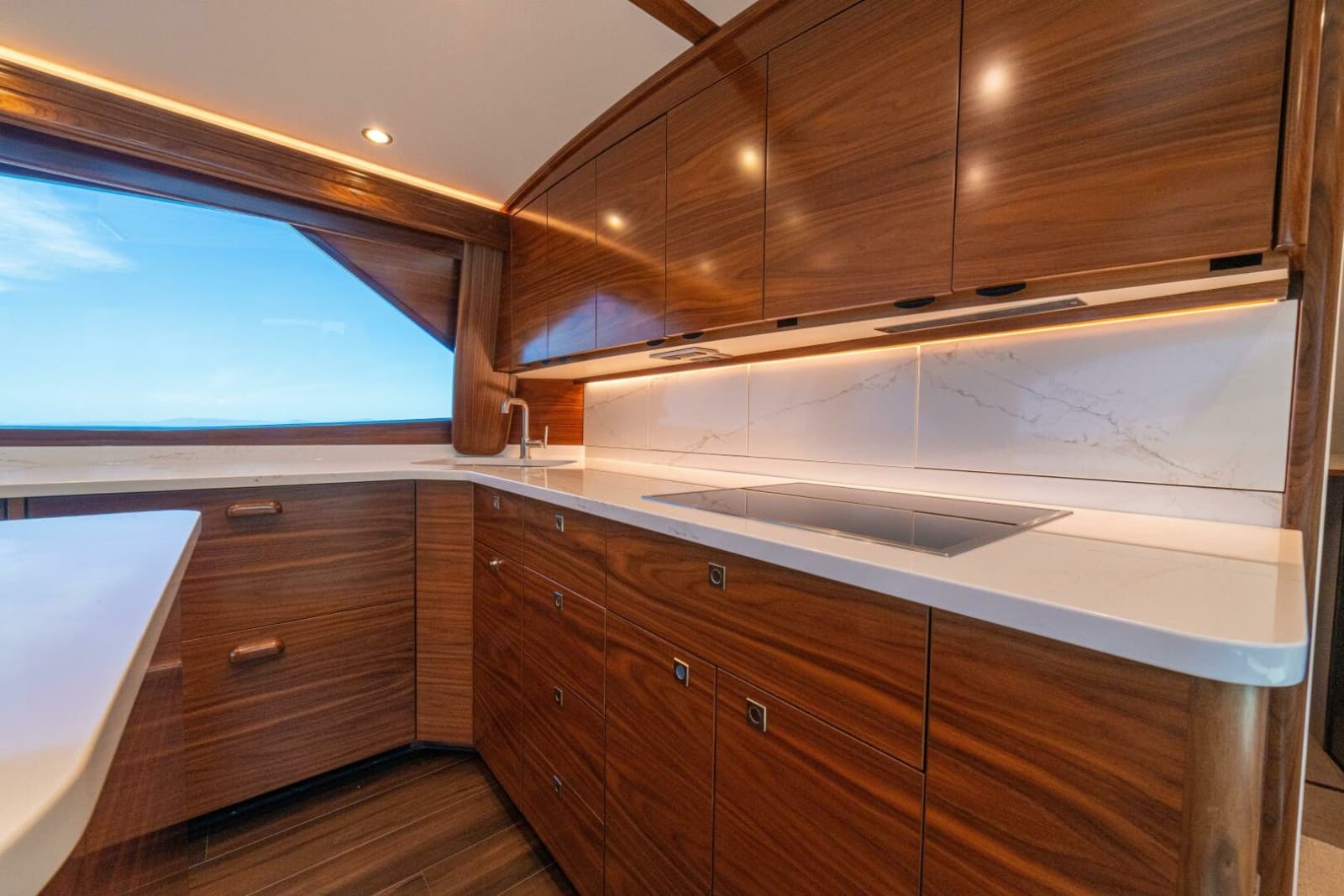 2025 Viking 58 Convertible - Photo 13