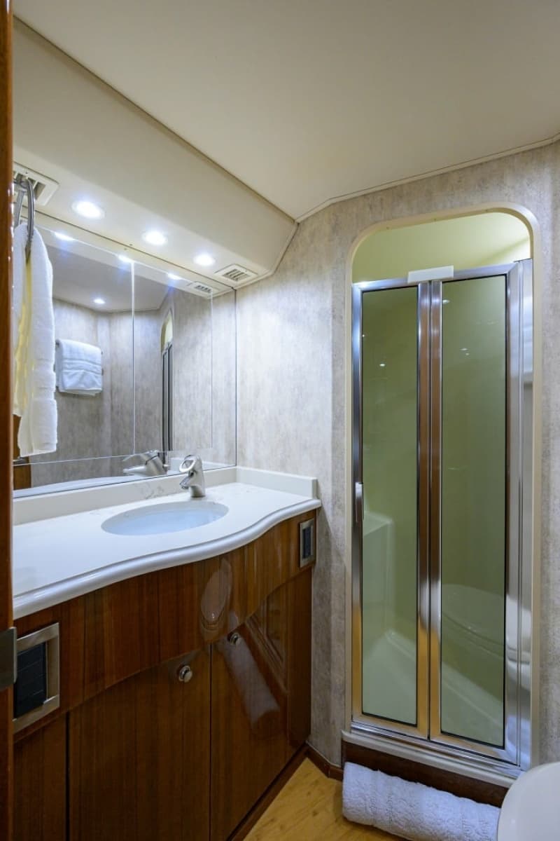 2008 Viking 68 Convertible - Photo 19