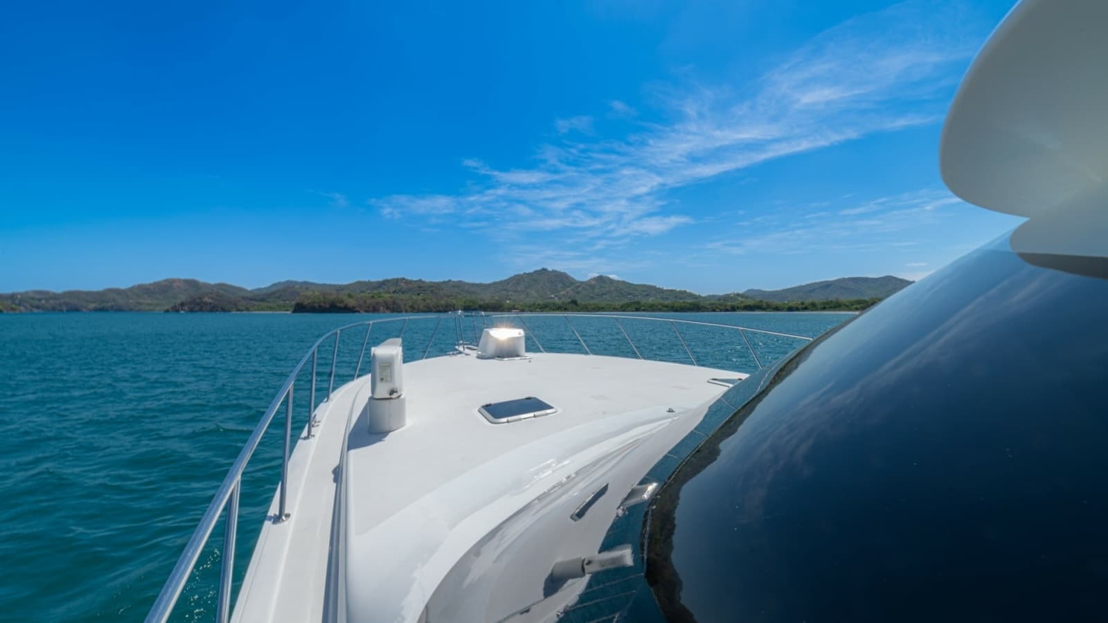 2005 Viking 61 Convertible - Photo 73