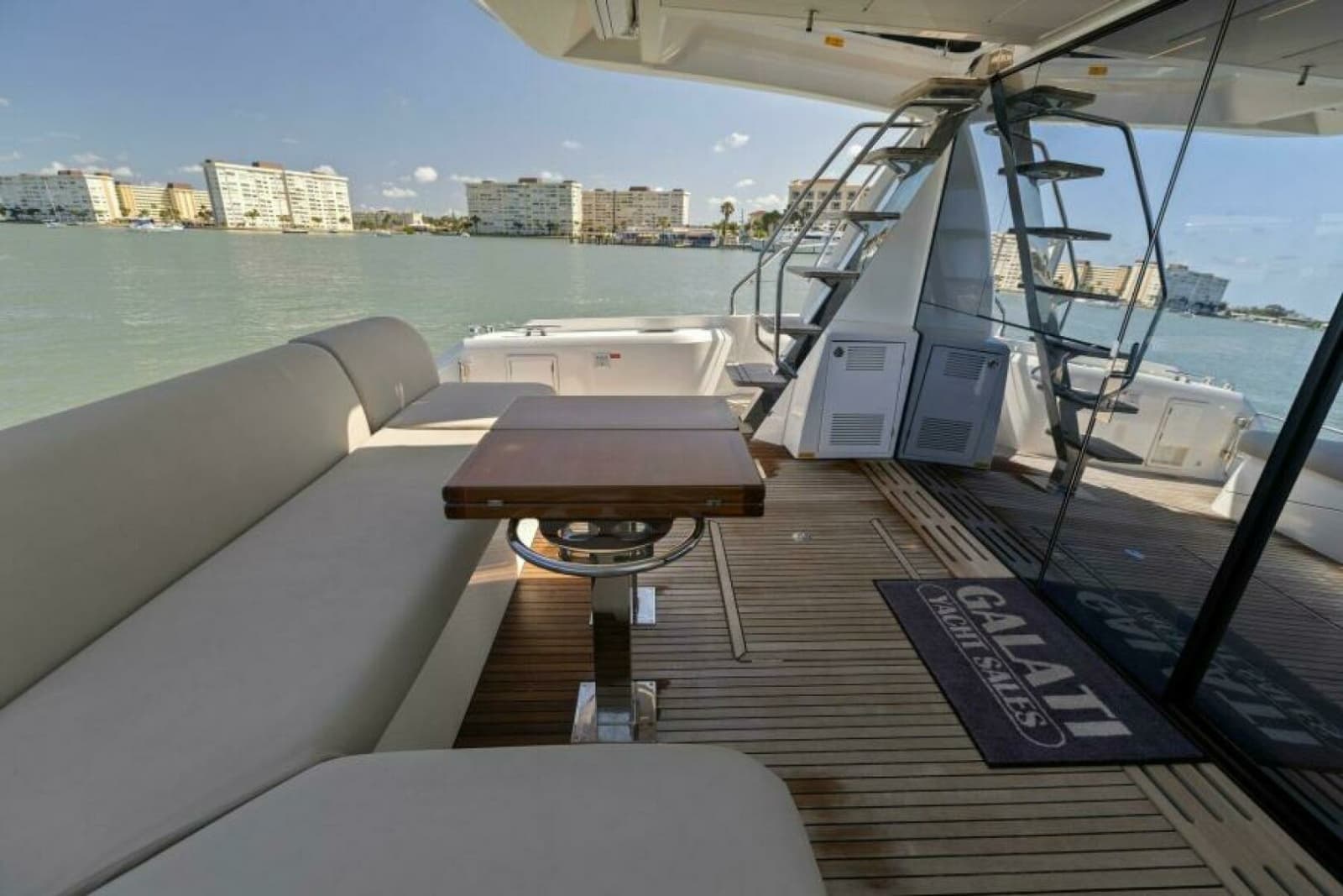 2022 Prestige 590 Flybridge - Photo 8