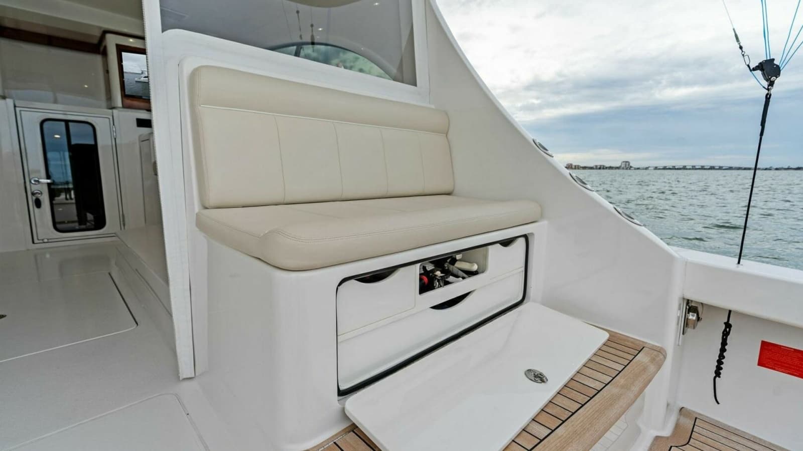 2021 Viking 46 Billfish - Photo 37