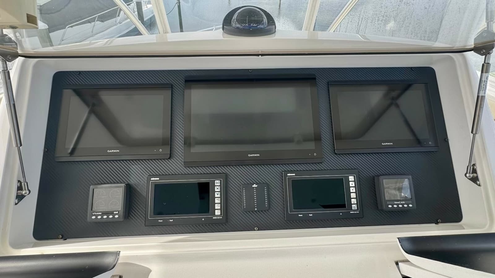2021 Viking 48 Convertible - Photo 54