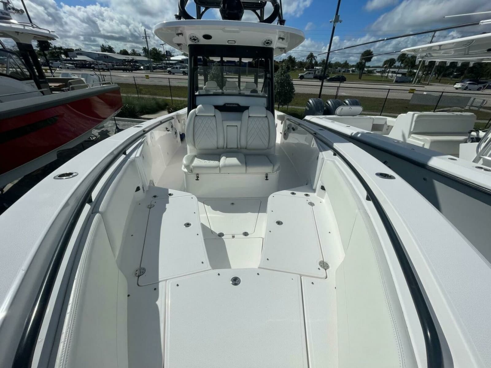 2022 Everglades 335 Center Console - Photo 16