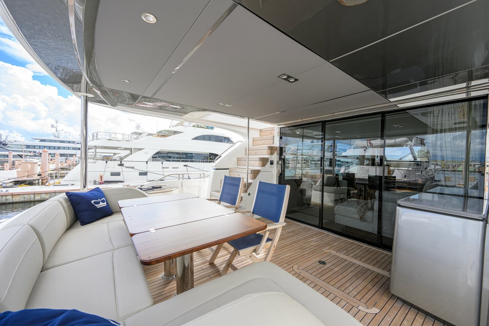 2022 Princess Y78 - Photo 46