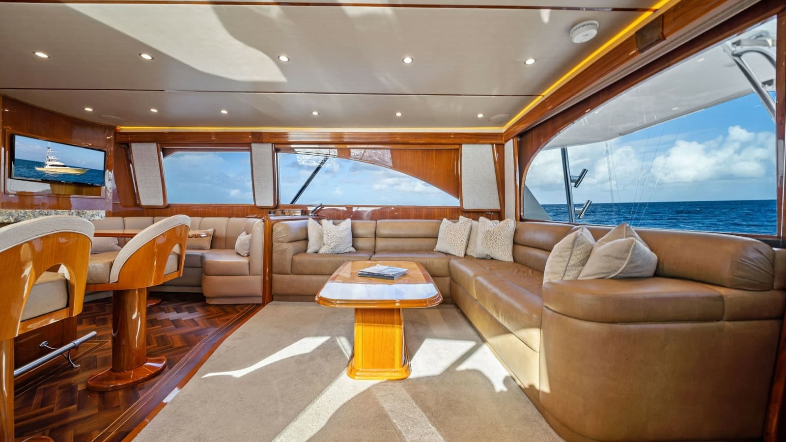 2015 Viking 70 Convertible  - Photo 6