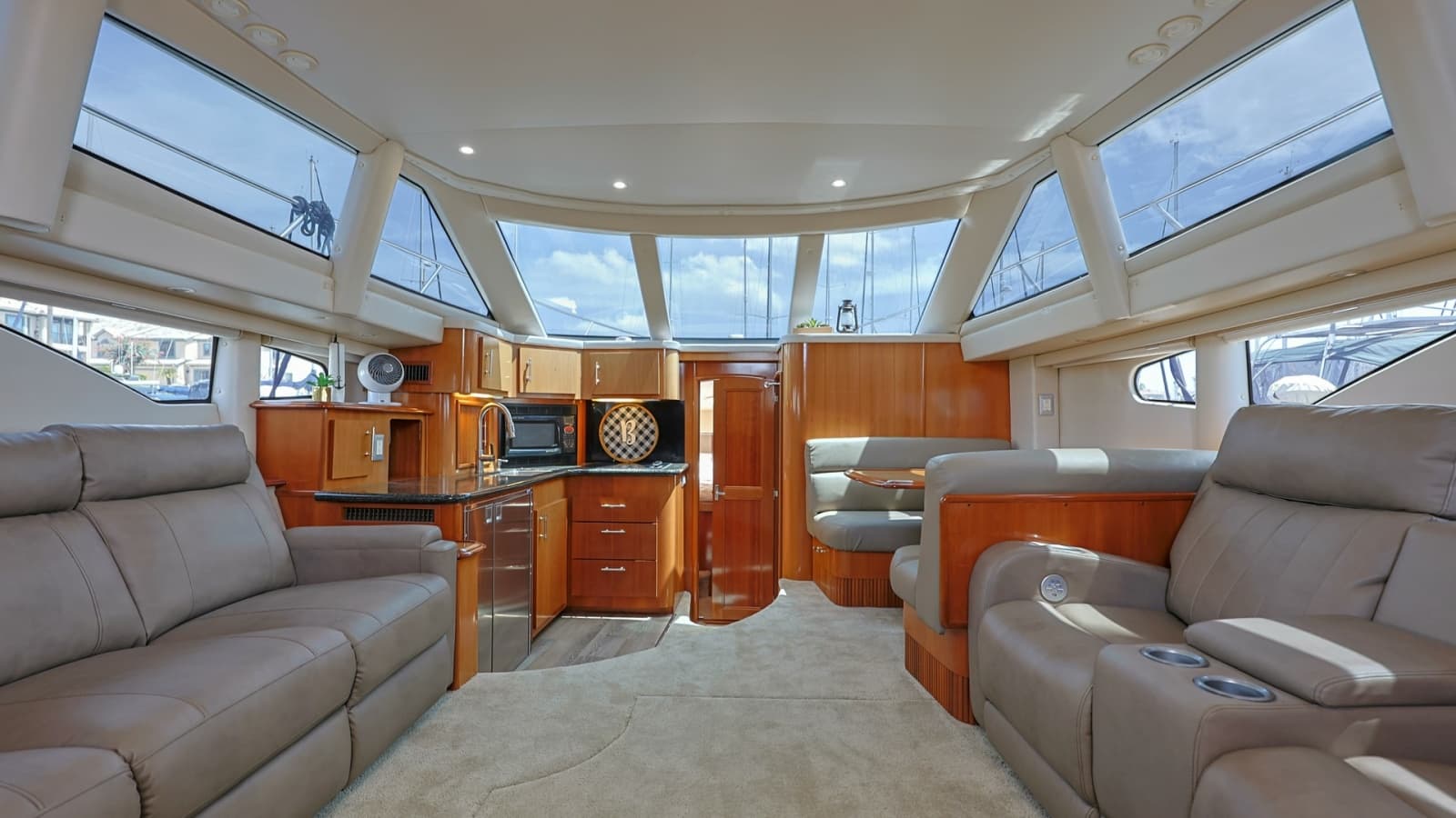 2006 Carver 396 Motor Yacht - Photo 19
