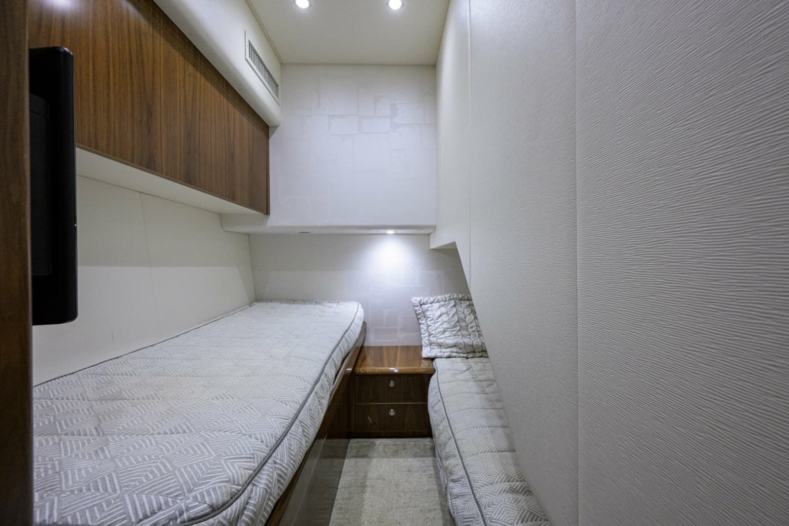 2021 Viking 58 Convertible - Photo 18
